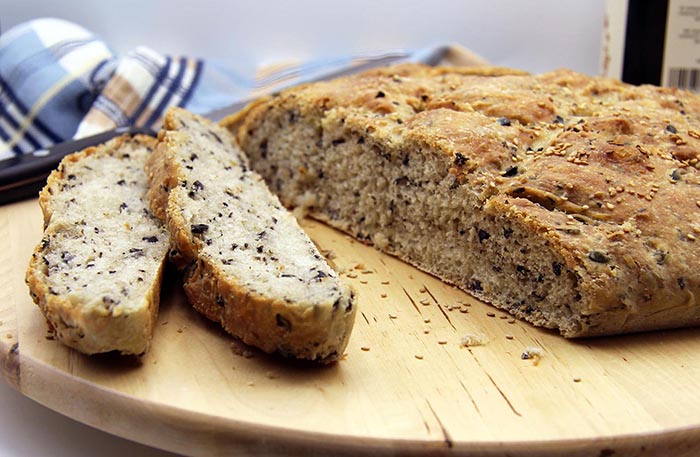 Brot mit schwarzen Oliven und Oregano aus dem Thermomix