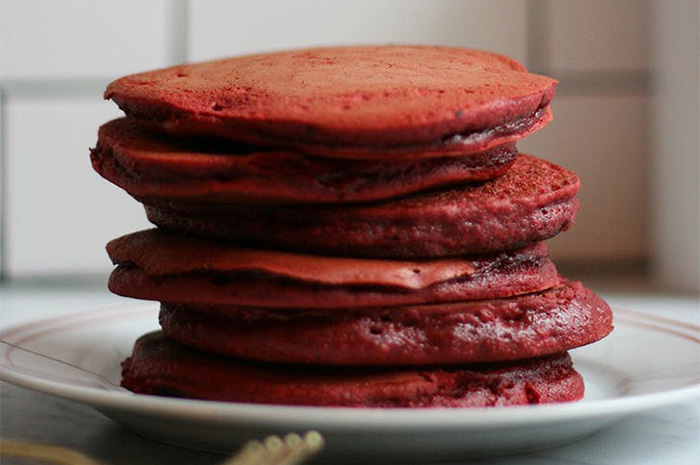 Pfannkuchen aus rotem Samt aus dem Thermomix