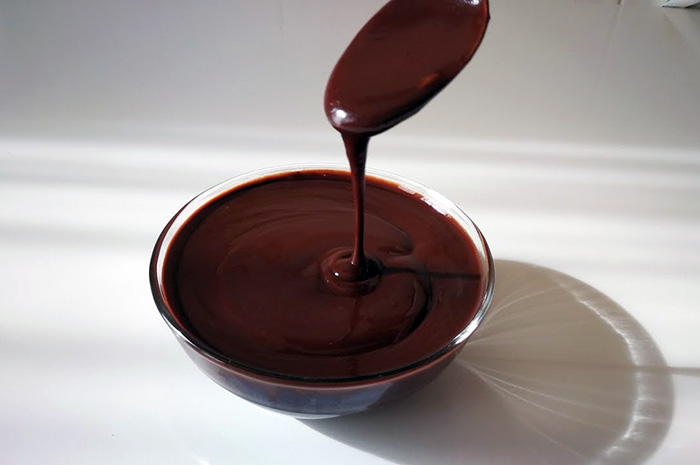 Schokoladensauce für Desserts und Toppings im Thermomix