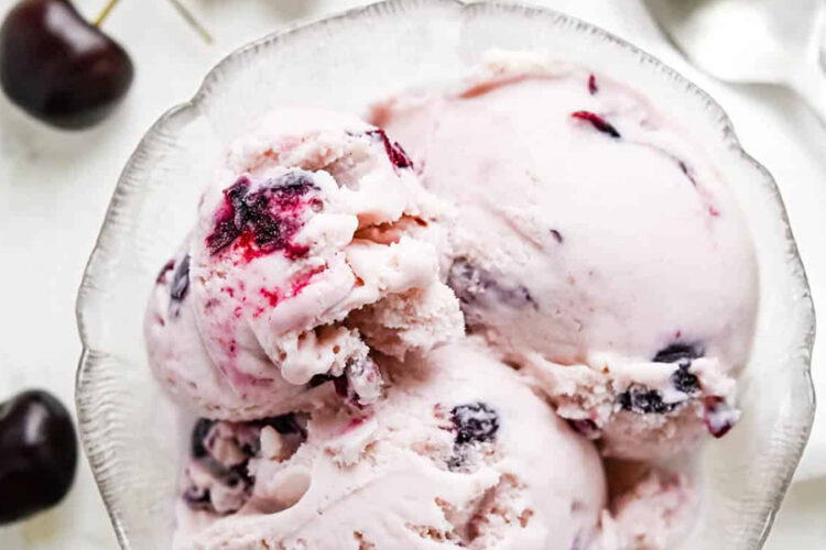 Cherry-Amaretto-Eiscreme aus dem Thermomix