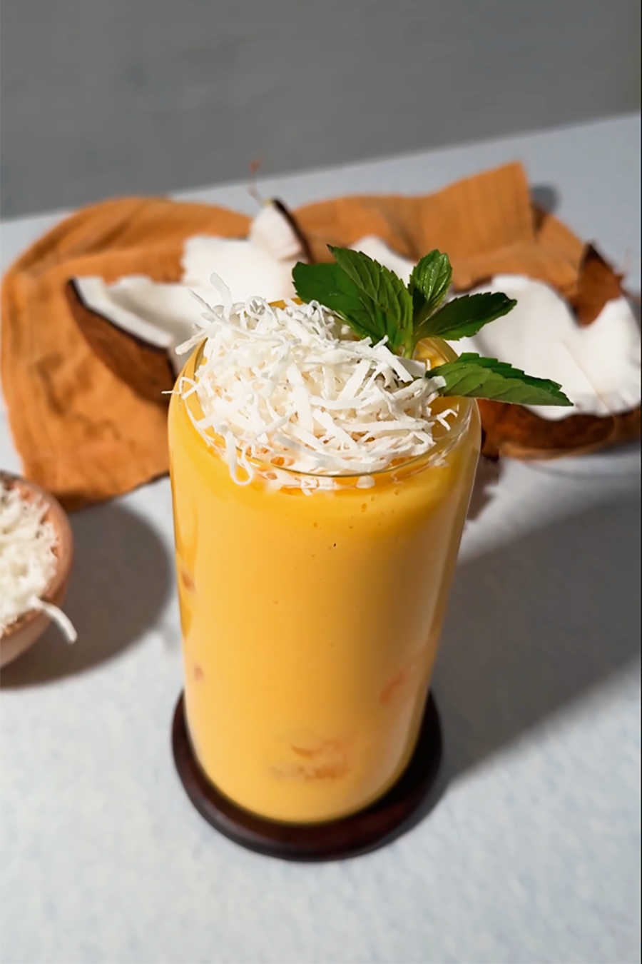 Cremiges Mango-Kokos-Getränk aus dem Thermomix Cremiges Mango-Kokos-Getränk aus dem Thermomix
