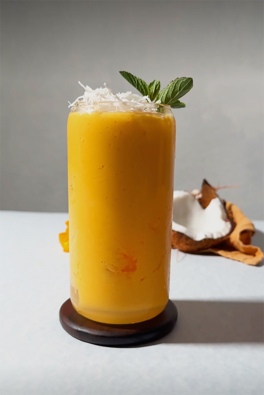 Cremiges Mango-Kokos-Getränk aus dem Thermomix
