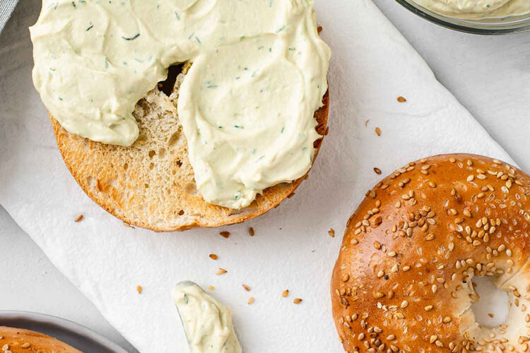 Vegane Tofu-Creme mit Käse und Dill aus dem Thermomix