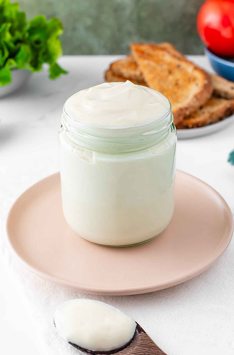 Öl-freie Mayonnaise in nur 5 Minuten mit dem Thermomix Öl-freie Mayonnaise in nur 5 Minuten mit dem Thermomix