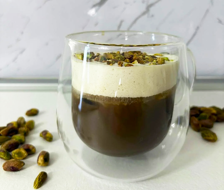Kalter Kaffee mit Pistaziencreme im Thermomix Kalter Kaffee mit Pistaziencreme im Thermomix