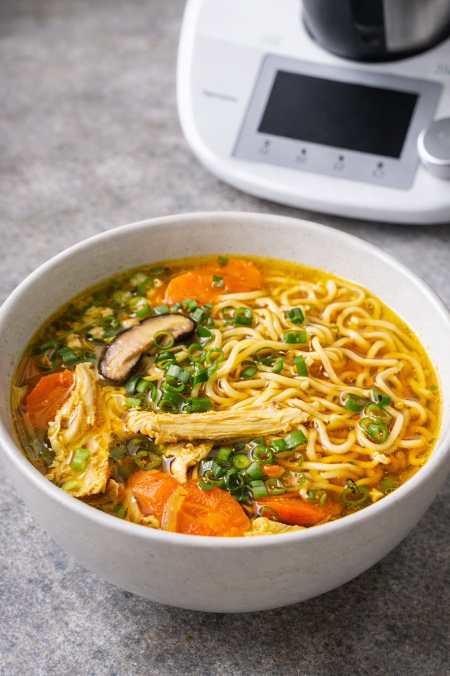 Hühnersuppe mit Ingwer und Kurkuma aus dem Thermomix