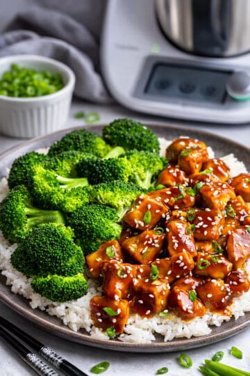 Teriyaki-Hähnchen-Bowl mit Honig und Reis aus dem Thermomix