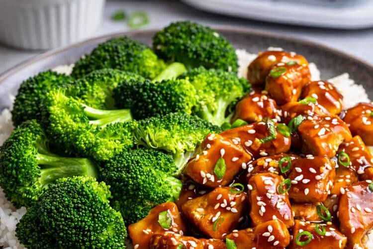 Teriyaki-Hähnchen-Bowl mit Honig und Reis aus dem Thermomix