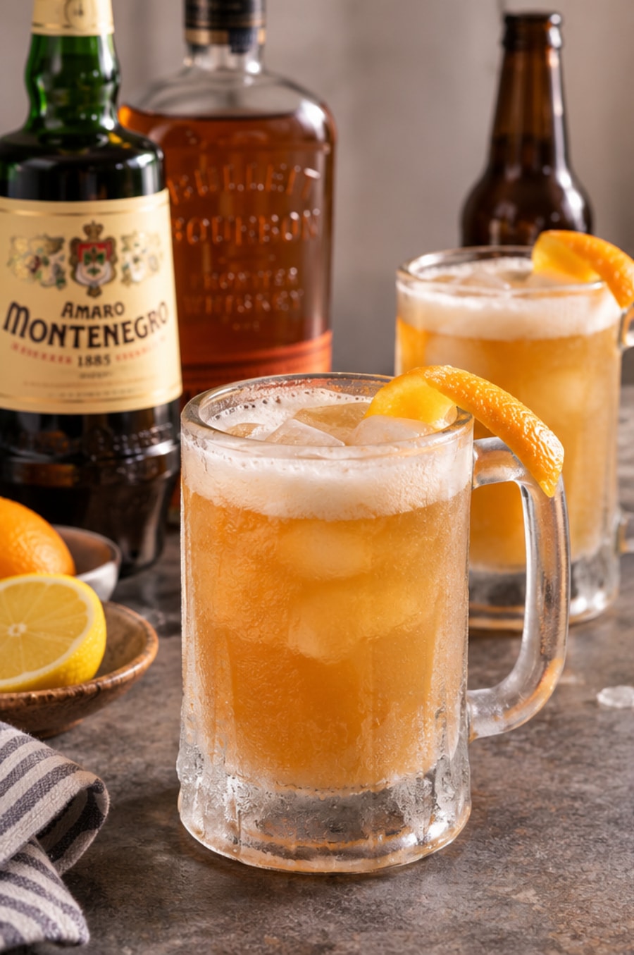 Gefrorener Bourbon-Bier-Amaro-Cocktail aus dem Thermomix